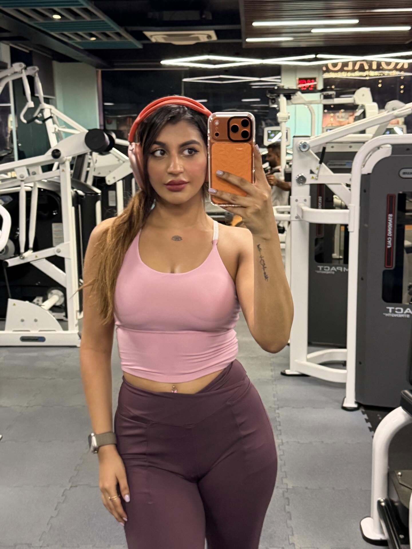 Dipali Model Escorts